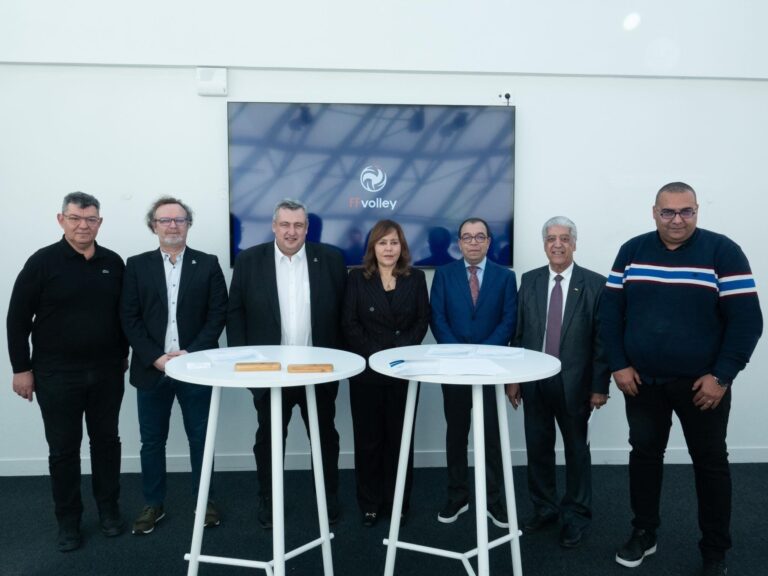 La présidente de la CAVB présente à la signature d&rsquo;un partenariat stratégique entre les  Fédérations de volley de Tunisie, Maroc  et  France.
