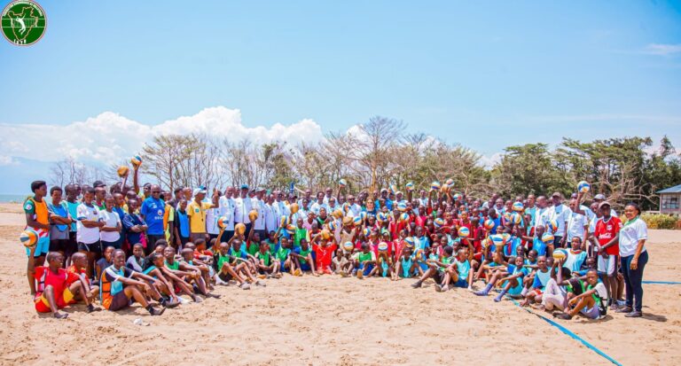 La présidente de CAVB séduite par  l’engagement du Burundi dans la promotion du volleyball à la base
