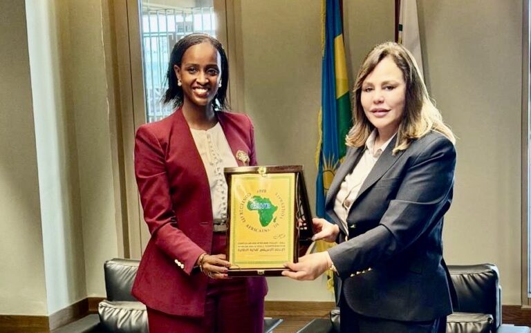 Réunion historique à Kigali entre la Présidente de la CAVB et la Ministre des Sports du Rwanda