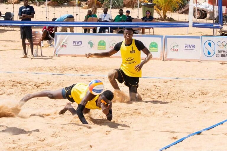 Le Nigeria et la RD Congo réussissent une entrée en matière convaincante au lancement de la Coupe CAVB de développement du beach-volley des jeunes à Saly